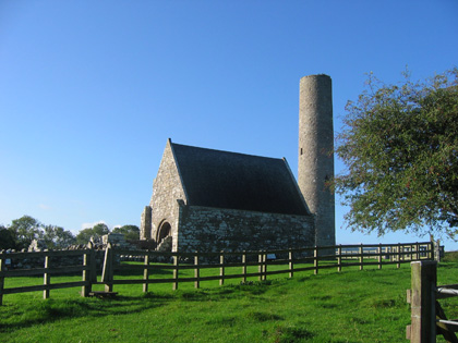 St Caimin's church and Round Tower (2)