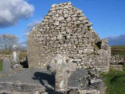 Altar & Cross with O'Davoren chapel