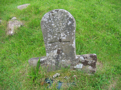 Cross inside graveyard (3)