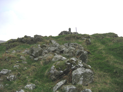 05 Station cairn and altar