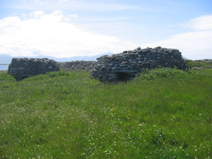 Oratory 3 with hut and Cashel behind